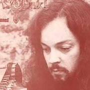 El texto musical HENCHOU KUZH de ALAN STIVELL también está presente en el álbum Un dewezh' barzh' ger (1978)