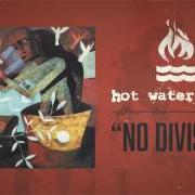 El texto musical HIT AND MISS de HOT WATER MUSIC también está presente en el álbum No division (1999)