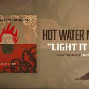 El texto musical VULTURES de HOT WATER MUSIC también está presente en el álbum Light it up (2017)