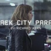 El texto musical TRAFFIC GIRL de INDOCHINE también está presente en el álbum Black city parade (2013)