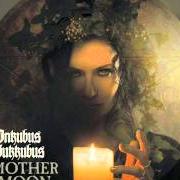 El texto musical I AM THE ONE de INKUBUS SUKKUBUS también está presente en el álbum Mother moon (2015)