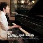 El texto musical FEMME DEBOUT de JEANNE CHERHAL también está presente en el álbum Histoire de j. (2014)
