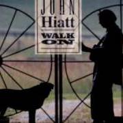 El texto musical MILE HIGH de JOHN HIATT también está presente en el álbum Walk on (1995)