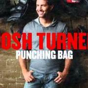 El texto musical COLD SHOULDER de JOSH TURNER también está presente en el álbum Punching bag (2012)