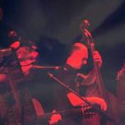 El texto musical BLACK OIL de KATHRYN WILLIAMS también está presente en el álbum The quickening (2010)