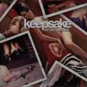 El texto musical AMERICAN FIGHTS de KEEPSAKE también está presente en el álbum Black dress in a b movie (2002)