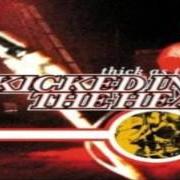 El texto musical BREAKDOWN de KICKED IN THE HEAD también está presente en el álbum Thick as thieves (2001)