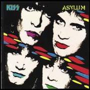 El texto musical KING OF THE MOUNTAIN de KISS también está presente en el álbum Asylum (1985)