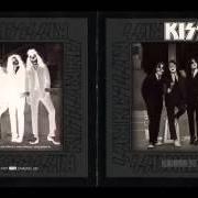 El texto musical ROCK AND ROLL ALL NITE de KISS también está presente en el álbum Dressed to kill (1975)