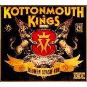 El texto musical LATE NIGHT CALL de KOTTONMOUTH KINGS también está presente en el álbum Hidden stash 420 (2009)