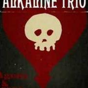 El texto musical LIVE YOUNG, DIE FAST (ACOUSTIC) de ALKALINE TRIO también está presente en el álbum Agony and irony (2008)