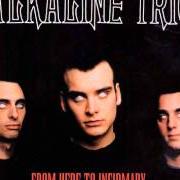 El texto musical ARMAGEDDON de ALKALINE TRIO también está presente en el álbum From here to infirmary (2001)