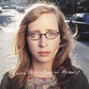 El texto musical WHERE GRAVITY IS DEAD de LAURA VEIRS también está presente en el álbum Year of meteors (2005)