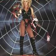 El texto musical READY, WILLING & ABLE de LITA FORD también está presente en el álbum Out for blood (1983)