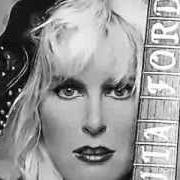 El texto musical BRANDED de LITA FORD también está presente en el álbum Living like a runaway (2012)