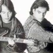 El texto musical BAILANDO EN EL DESVÁN de LOS SECRETOS también está presente en el álbum Adiós tristeza (1991)