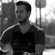 El texto musical FLOATIN' THIS CREEK de LUKE BRYAN también está presente en el álbum Born here, live here, die here (deluxe edition) (2021)