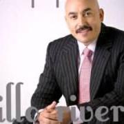 El texto musical LO QUE SOBRAN SON MUJERES de LUPILLO RIVERA también está presente en el álbum Con mis propias mano (2004)