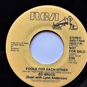 El texto musical I'VE NEVER LOVED ANYONE MORE de LYNN ANDERSON también está presente en el álbum Fools for each other