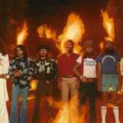 El texto musical HONKY TONK NIGHT TIME MAN de LYNYRD SKYNYRD también está presente en el álbum Street survivors (1977)