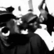 El texto musical PUT IT IN THE AIR de M.O.P. también está presente en el álbum Ghetto warfare (2006)