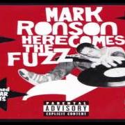 El texto musical I SUCK de MARK RONSON también está presente en el álbum Here comes the fuzz (2003)