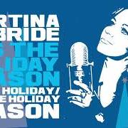 El texto musical IT'S BEGINNING TO LOOK A LOT LIKE CHRISTMAS de MARTINA MCBRIDE también está presente en el álbum It's the holiday season (2018)