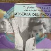 El texto musical CECCO IL MUGNAIO de MERCANTI DI LIQUORE también está presente en el álbum La musica dei poveri (2002)