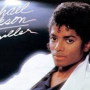 El texto musical P.Y.T (PRETTY YOUNG THING) de MICHAEL JACKSON también está presente en el álbum Thriller (1982)