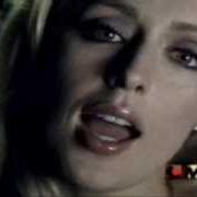 El texto musical THE FIRE de MINDY MCCREADY también está presente en el álbum Scream (2001)