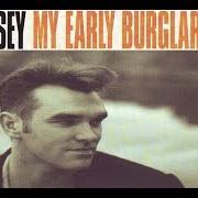 El texto musical READER MEET AUTHOR de MORRISSEY también está presente en el álbum My early burglary years (1998)