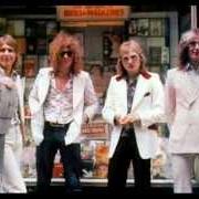 El texto musical DOWNTOWN de MOTT THE HOOPLE también está presente en el álbum Two miles from heaven (1980)