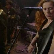 El texto musical LOOK FOR ME (I'LL BE AROUND) de NEKO CASE también está presente en el álbum Live from austin, texas (2007)