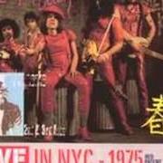 El texto musical GIRLS, GIRLS, GIRLS de NEW YORK DOLLS también está presente en el álbum Red patent leather (1975)