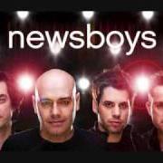 El texto musical NO GRAVE de NEWSBOYS también está presente en el álbum In the hands of god (2009)