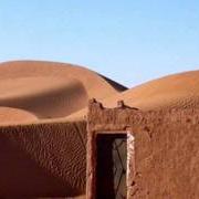 El texto musical SAHARAN DREAM de AMII STEWART también está presente en el álbum Soundtrack of the secret of sahara