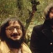 El texto musical STATALE 17 de NOMADI también está presente en el álbum Album concerto (con guccini) (1979)