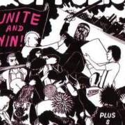El texto musical WE DON'T NEED THEM de OI POLLOI también está presente en el álbum Unite and win (1987)