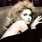 El texto musical EMOTIONAL TANGLE de OLIVIA NEWTON-JOHN también está presente en el álbum Soul kiss (1985)