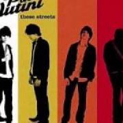 El texto musical MILLION FACES de PAOLO NUTINI también está presente en el álbum These streets (2006)