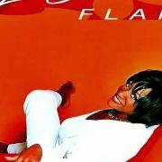 El texto musical DOES HE LOVE YOU de PATTI LABELLE también está presente en el álbum Flame