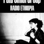 El texto musical PUMPING (MY HEART) de PATTI SMITH también está presente en el álbum Radio ethopia (1976)