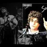 El texto musical SAGLIE SAGLIE de PINO DANIELE también está presente en el álbum Terra mia (1977)