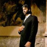 El texto musical VAGHISSIMA SEMBIANZA de ANDREA BOCELLI también está presente en el álbum Sentimento (2002)