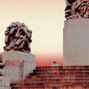 El texto musical BRICK BY BRICK de PROOF también está presente en el álbum Grown man shit (2005)