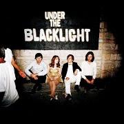 El texto musical DEJALO de RILO KILEY también está presente en el álbum Under the blacklight (2007)