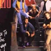 El texto musical CLOSE TO THE EDGE de DIAMOND RIO también está presente en el álbum Close to the edge (1992)