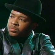 El texto musical CAN YOU ROCK IT LIKE THIS de RUN DMC también está presente en el álbum King of rock (1985)