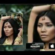 El texto musical PERFECT WORLD de ANGGUN también está presente en el álbum Toujours un ailleurs (2015)