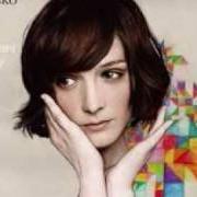 El texto musical OVER & OVER de SARAH BLASKO también está presente en el álbum As day follows night (2009)